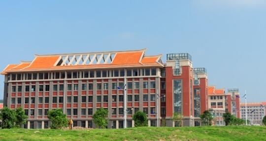 北部灣大學(xué)在哪里？北部灣大學(xué)濱海校區(qū)地址是多少？郵編是多少？